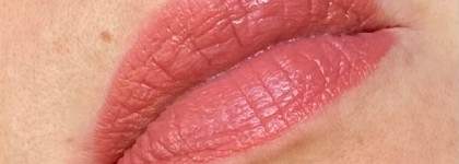 Essence Hydra Kiss Lip Tint - неожиданный бюджетный гибрид тинта и глянцевой помады