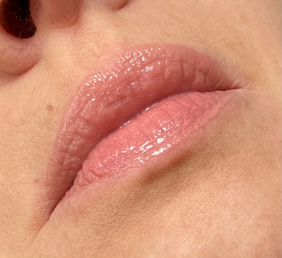 Блеск для губ Metamorphix Influence Beauty оттенок 02 свотчи