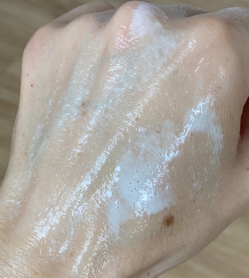 la pianta Пенка для умывания нежная аминокислотная Repairing Amino Foaming Cleanser свотчи