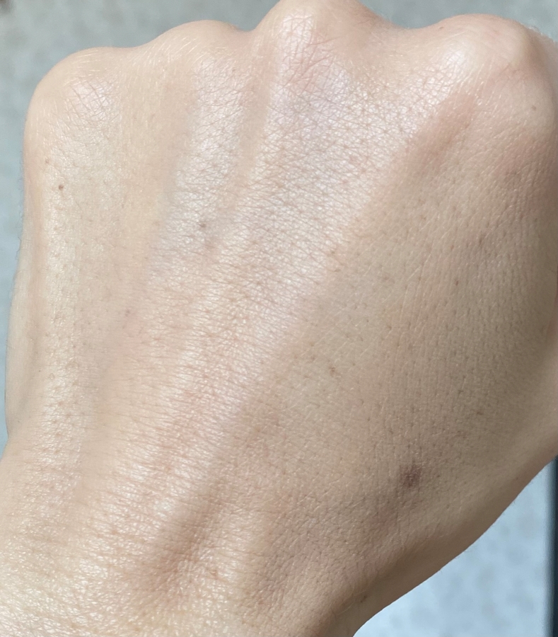 Увлажняющий ВВ-крем с гиалуроновой кислотой Hyaluronic Ultra Moisture BB Cream SPF 28/PA++ от Limoni свотчи