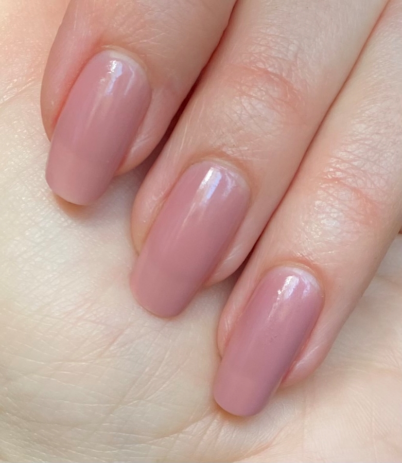 Лак для ногтей I Do Beauty в оттенке 15 в два слоя