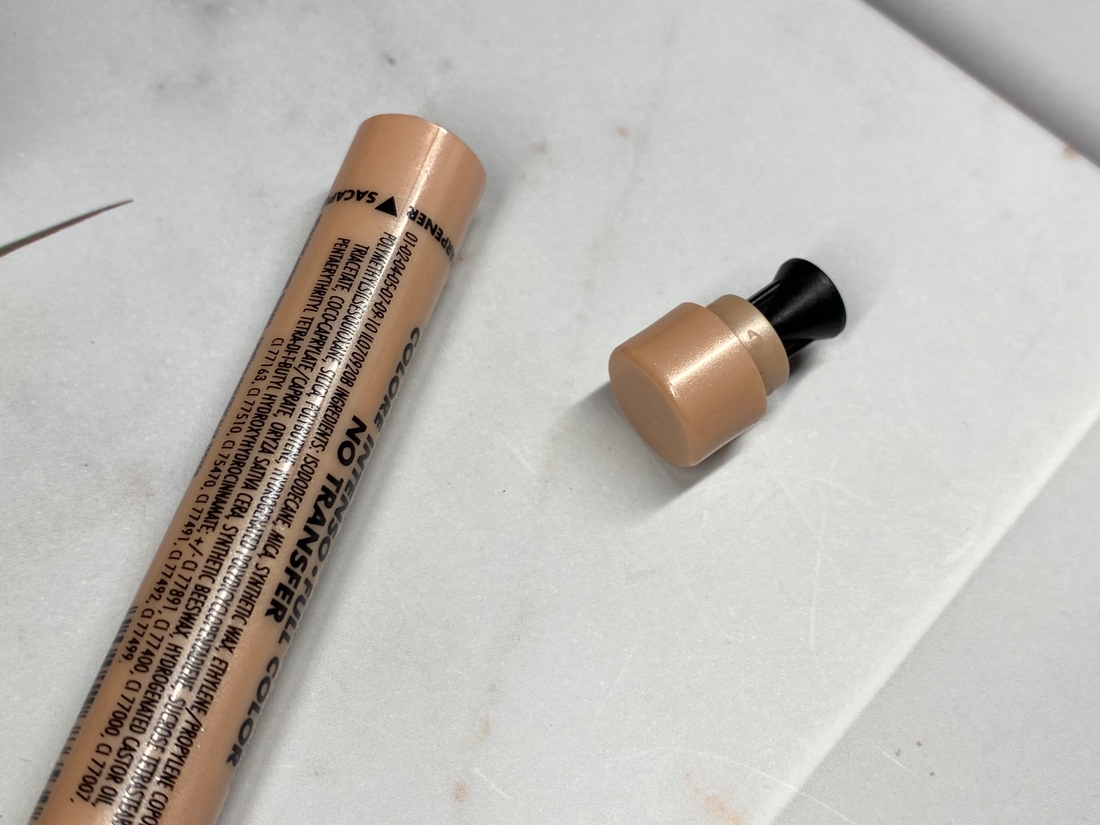 Deborah Milano Тени-карандаш для глаз 24 Ore Color Power Eyeshadow в оттенке №01 «Шампань»