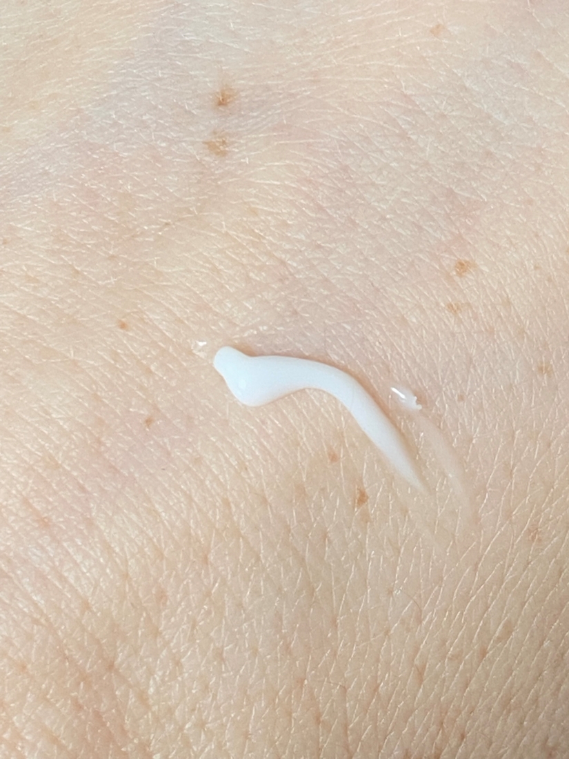 Vivienne Sabo Skin Expertiq Осветляющий крем для кожи вокруг глаз Vitamin C Bright Eye Cream свотчи