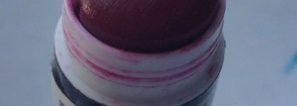 Бальзам для губ с ежевикой от Yves Rocher