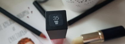 Помада Maybelline Vivid Matte Liquid в оттенке 35 Rebel Red