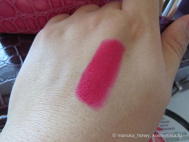 Помады I’m Pure Colour Lipstick Absolute Shine из коллекции Pupa Velvet Garden в оттенках 311 и 418