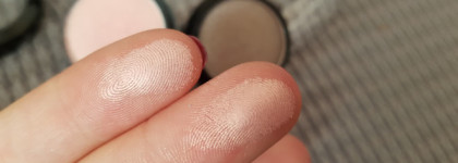 Тени для век VOV Eyeshadow (Small) в оттенках 0245Е и 0239