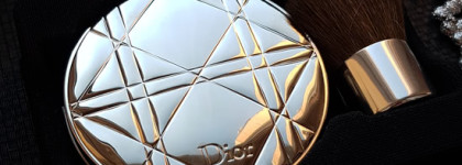 Хайлайтер Diorskin Nude Air Luminizer Shimmering Sculpting Powder в оттенке 001