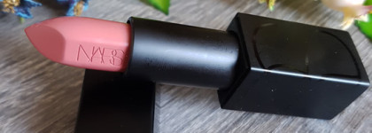 Губная помада Nars Audacious Lipstick в оттенке Anita