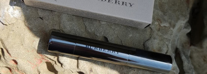 Помада Burberry Full Kisses в оттенке 529 English Rose