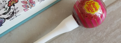 Косметика Chupa Chups: тинт для губ Lip Locker в оттенке 04 Raspberry и жидкие тени для век Bling Bling Eyes в оттенке Pink Signal