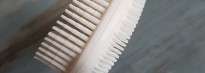 Уход за лицом от Double Dare: силиконовая щеточка для лица, медовый гель для умывания и маска-вуаль с пептидами