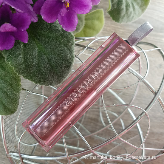 Помада для губ Givenchy Rouge Interdit Vinyl Fall 2019 в оттенке 20 Shadow Pink