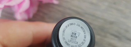 MAC Matte Lipstick в оттенке 608 Mehr