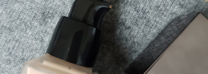 Тональный крем Silk Obsession в оттенке 20 Caramel и консилер Vibrant Skin в оттенке 02 Light. Все от Elian