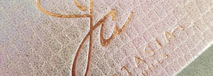 Совместное творение Anastasia Beverly Hills и Jackie Aina, яркая и неоднозначная палитра теней