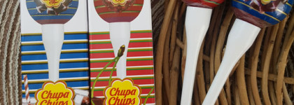 Жидкие помады Chupa Chups: Lip Locker в оттенках 07 Cola и 08 Cherry, а также Velvet Lip Tint в оттенке Midnight Burgundy