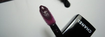 Блеск для губ Chanel Rouge allure Gloss Colour And Shine Lipgloss In One Click #21 Distinction