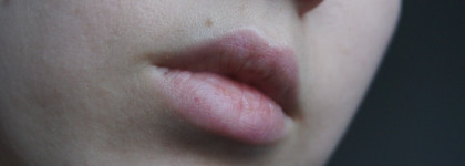 Карандаш для губ Rimmel Lasting Finish 1000 Kisses тон 004 Indian Pink - маленький помощник