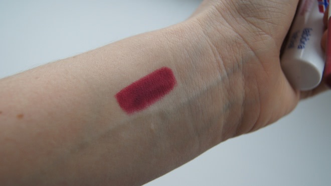Карандаш для губ Rimmel Lasting Finish 1000 Kisses тон 004 Indian Pink - маленький помощник