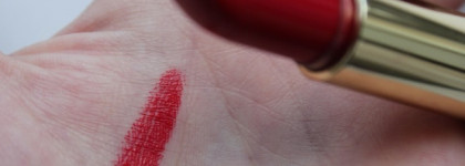 «Парадный» красный в лице помады Rouge G (Rouge Parade, № 820) от Guerlain