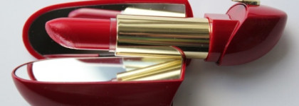 «Парадный» красный в лице помады Rouge G (Rouge Parade, № 820) от Guerlain