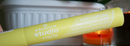 Делаем инста-маникюр с Essence