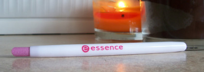 Делаем инста-маникюр с Essence