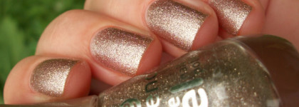 Лаки для ногтей Essence the gel nail polish в оттенках №44 On air! и №96 Orange to go
