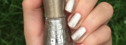 Лаки для ногтей Essence the gel nail polish в оттенках №44 On air! и №96 Orange to go