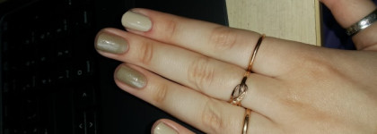 Nudes: Avon Nailwear pro+ Tender & Avon Gel finish Nude Shimmer