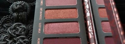 Вампирская вечеринка с She's in Parties от Melt Cosmetics