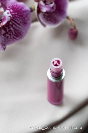 MAC Retro Liquid Lipcolour в оттенке Tailored To Tease