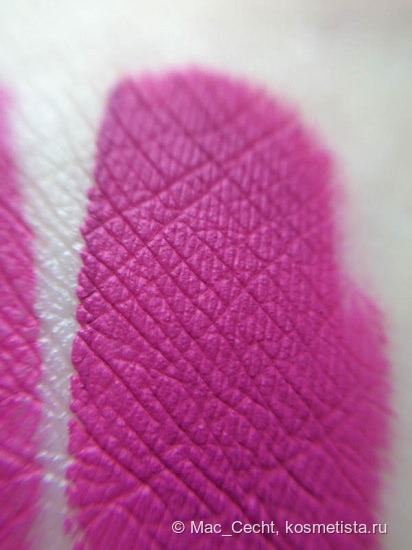 MAC Retro Liquid Lipcolour в оттенке Tailored To Tease