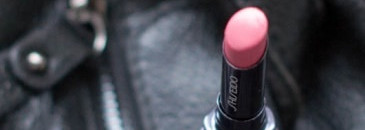 Shiseido Shimmering Rouge в оттенке PK311