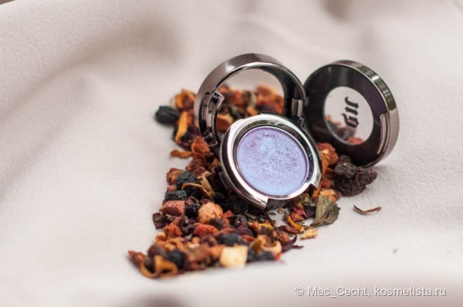 Urban Decay eyeshadow в оттенке Tonic