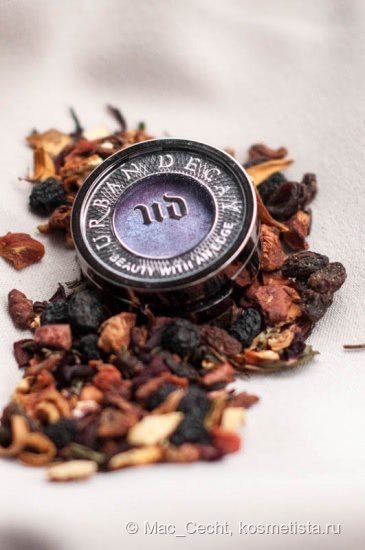 Urban Decay eyeshadow в оттенке Tonic