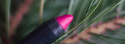 Miracle от Mac: Velvetease Lip Pencil в оттенке Just My Type