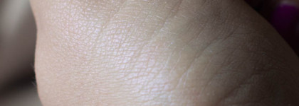 Розово-фиолетовый хайлайтер-хамелеон MAC Extra Dimension Skinfinish Poudre Lumiere #Soft frost