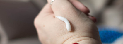 Приятно удивиший крем для рук Nivea "Питание и забота" Миндальное масло