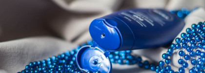 Приятно удивиший крем для рук Nivea "Питание и забота" Миндальное масло