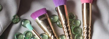 Magic wands brush set от Tarte