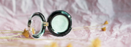 NYX professional makeup prismatic eyeshadow #ps20 Glass Slipper