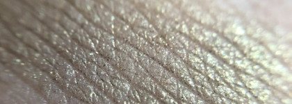 Eyeshadow bases - I