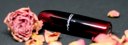 МАС Love me lipstick