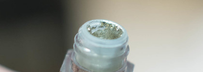 Обалденное сияние с подводкой La Rosa 3D Crystal Eyeliner #1 Silver