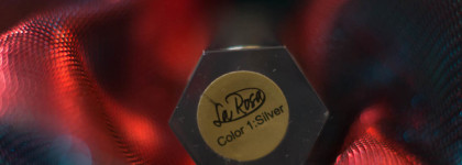 Обалденное сияние с подводкой La Rosa 3D Crystal Eyeliner #1 Silver