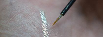 Обалденное сияние с подводкой La Rosa 3D Crystal Eyeliner #1 Silver