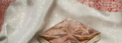 Заменит ли Clé de Peau Beauté Luminizing Face Enhancer #17 легендарный Дальний Свет?