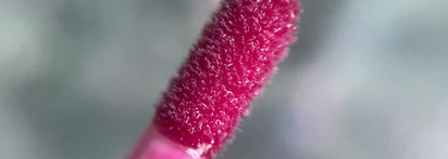 Для нелюбителей липких блесков: Shik Lip Care Gloss #Blackberry